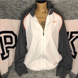 ✨Like New Nike Dri Fit Windrebaker✨